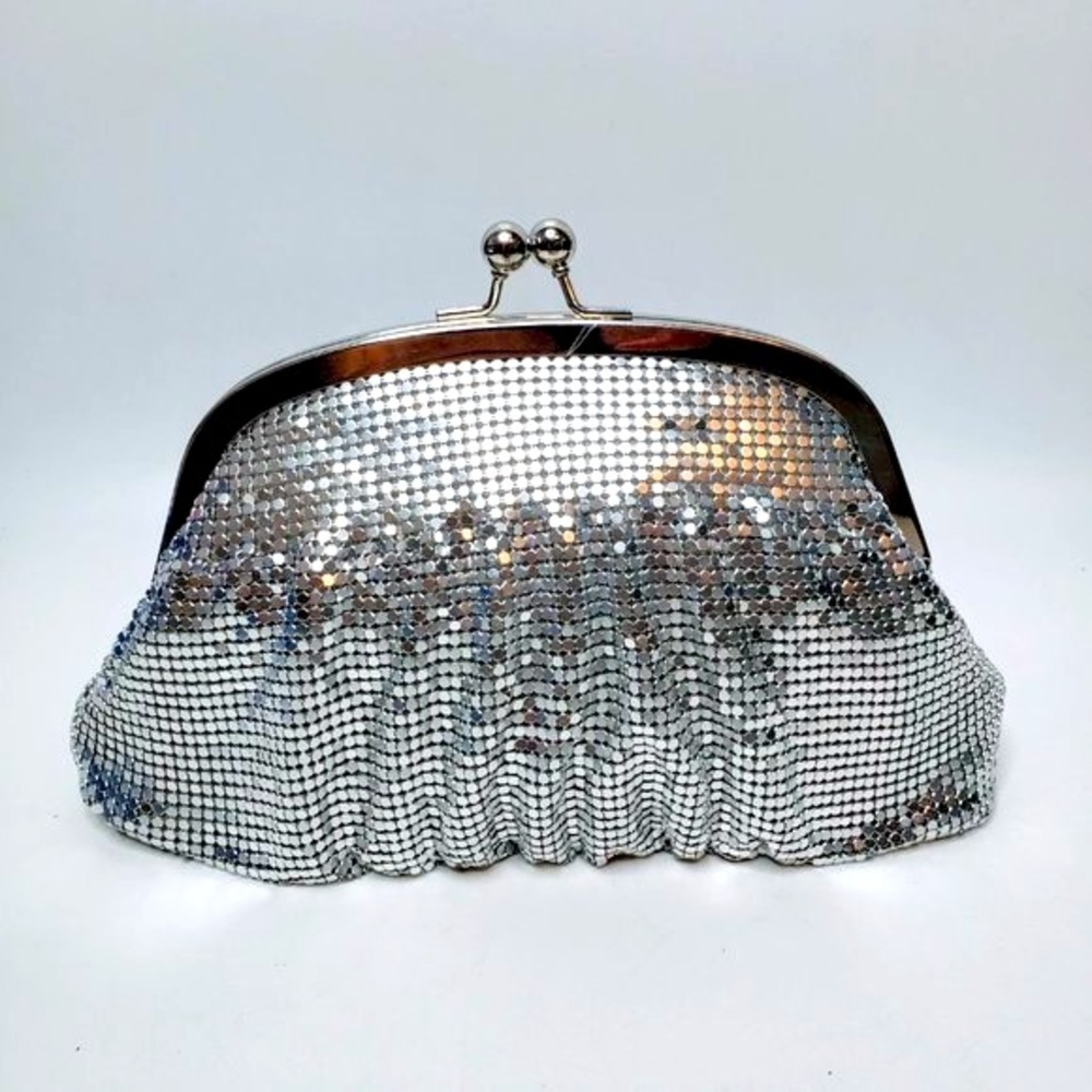 Icing Silver Bling Chain Mesh Clutch Purse Womens Satin Lined Evening Bling